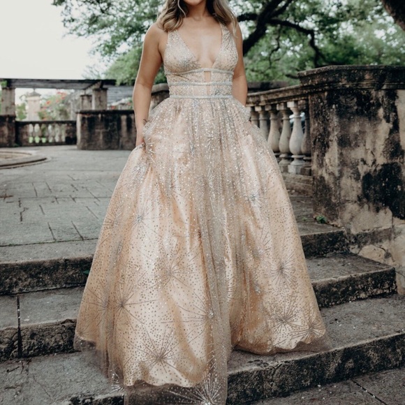 Gold / Champagne Camille la Vie Prom Dress! - Picture 3 of 5